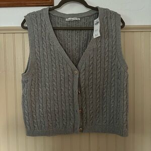 Abercrombie and Fitch Gray Cable Knit Sweater Vest